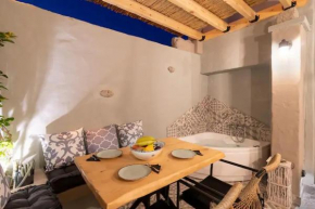 Kyrangelo Traditional House with outdoor jacuzzi